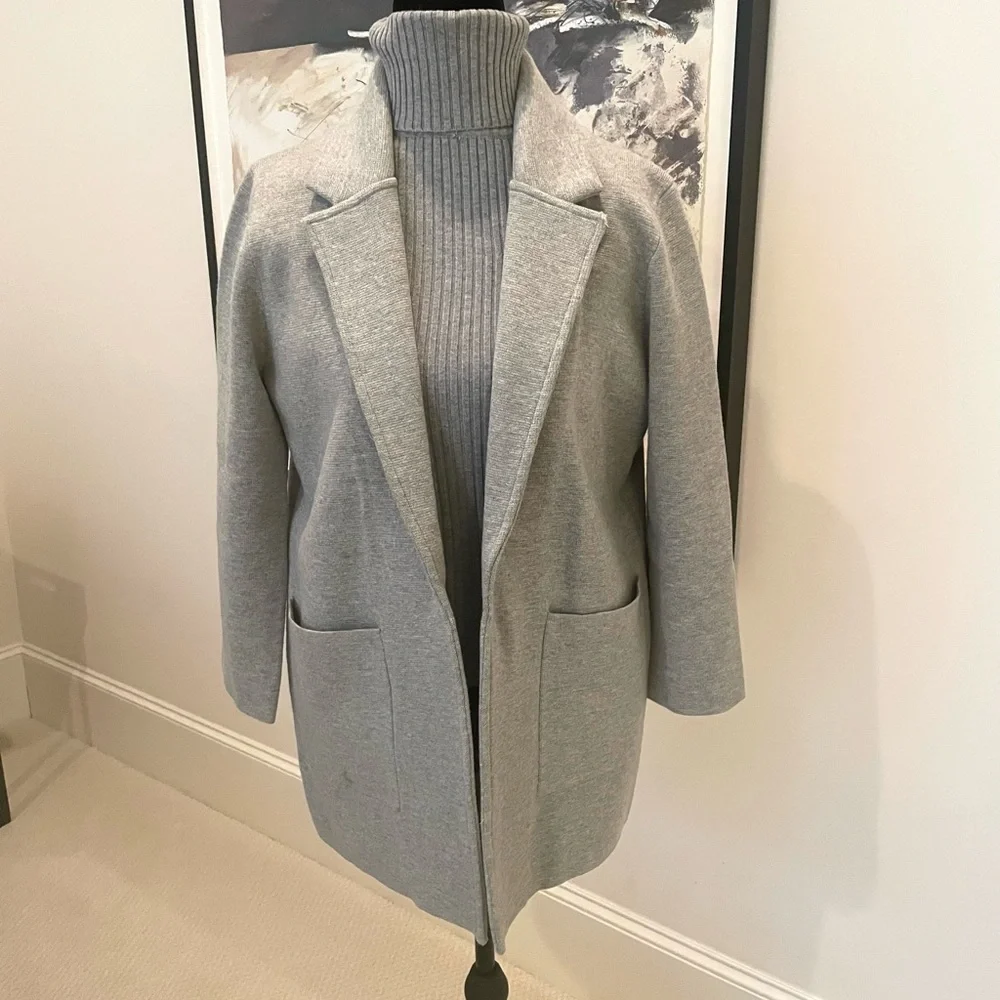 J. Crew Grey Open Front Cardigan, Size Small,
Oversized Fit. Wool Blend. - Picture 2 of 8